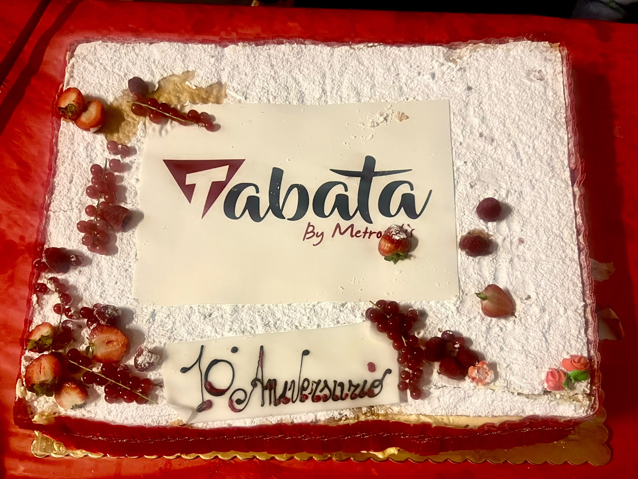 La torta del decimo anniversario di Tabata by Metropolis